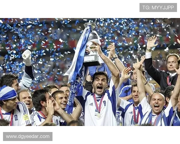 足球历史十大最难忘球星回顾他们的传奇时刻与不可复制的荣耀