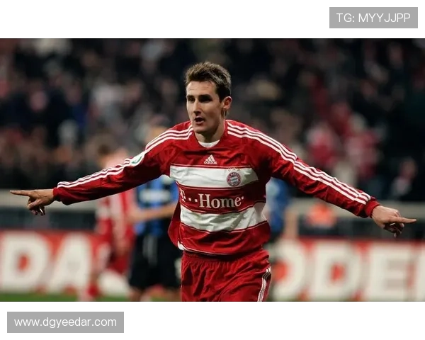 足球场上的传奇人物：那些闪耀足坛的明星球员风采