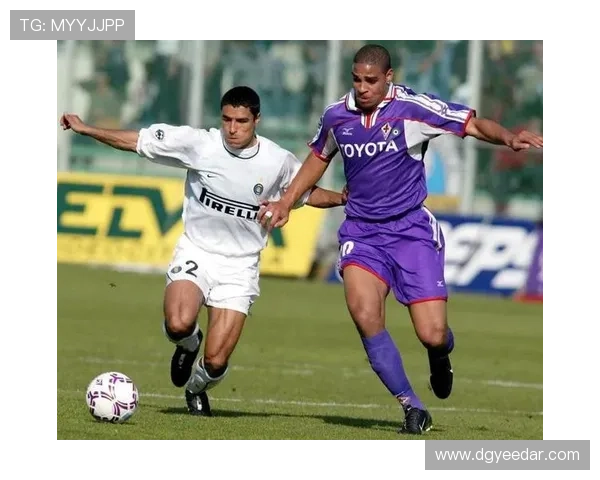 足球场各球员位置与职责解析图解全面解析不同区域球星角色分工