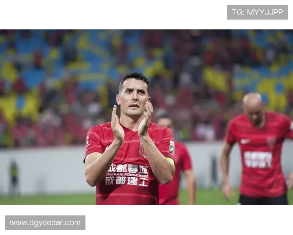 足球球星穿的外套价格揭秘 究竟有哪些名牌外套值得关注